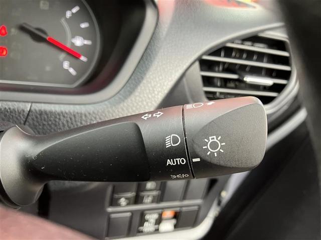 ノア Ｘ　フルセグ　メモリーナビ　ＤＶＤ再生　バックカメラ　衝突被害軽減システム　ＥＴＣ　電動スライドドア　ＬＥＤヘッドランプ　乗車定員７人　３列シート　記録簿　アイドリングストップ（7枚目）