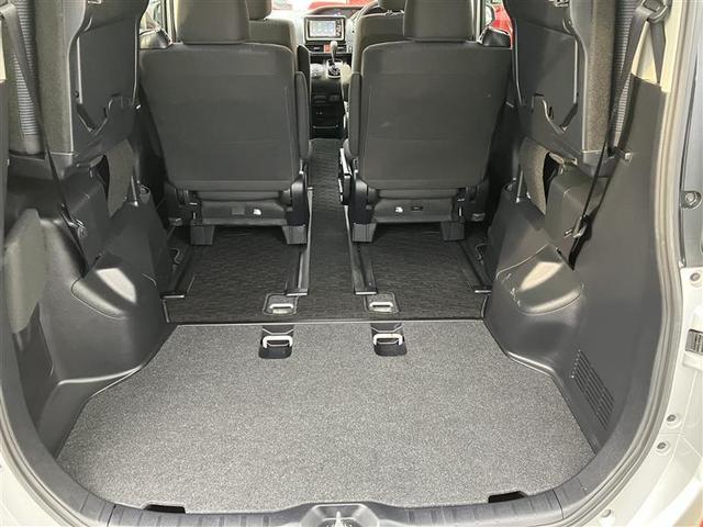 ノア Ｘ　フルセグ　メモリーナビ　ＤＶＤ再生　バックカメラ　衝突被害軽減システム　ＥＴＣ　電動スライドドア　ＬＥＤヘッドランプ　乗車定員７人　３列シート　記録簿　アイドリングストップ（22枚目）