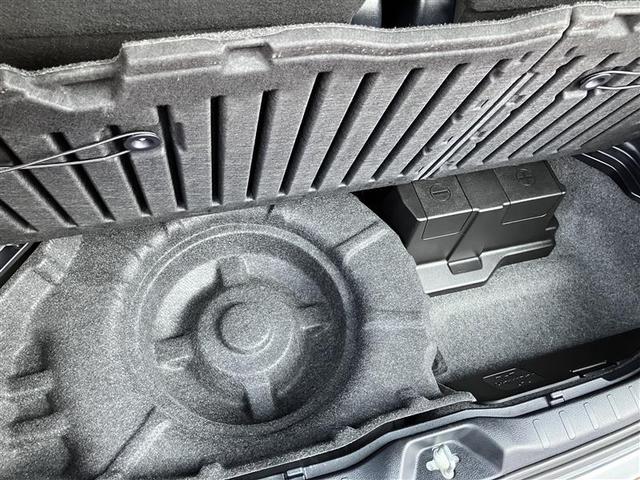 ヴォクシー ハイブリッドZS 煌II フルセグ メモリーナビ DVD再生 バックカメラ 衝突被害軽減システム ETC ドラレコ 両側電動スライド LEDヘッドランプ 乗車定員7人 3列シート 記録簿(19枚目)