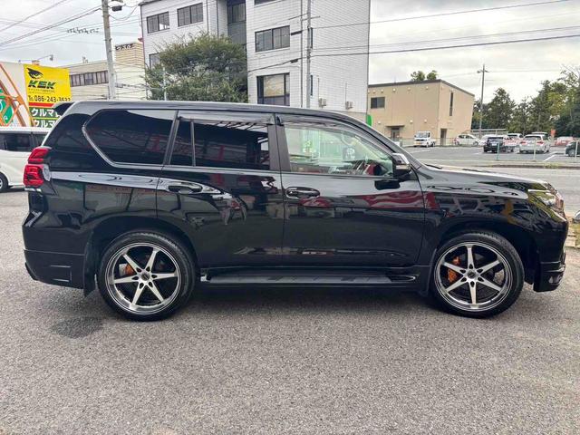 ランドクルーザープラド ＴＸ　Ｌパッケージ　４ＷＤ　ＥＴＣ　バックカメラ　クリアランスソナー　オートクルーズコントロール　レーンアシスト　パワーシート　衝突被害軽減システム　サンルーフ　ナビ　オートマチックハイビーム　ＬＥＤヘッドランプ（18枚目）