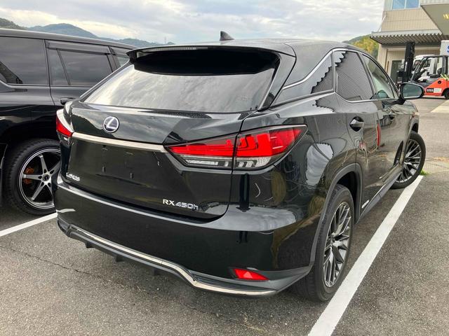 当店の定休日は毎週水曜日となっております！水曜日にお問い合わせいただいた際は翌営業日のご回答になる場合があります。お気軽にお問い合わせいただければと思います！