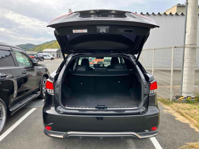 自社板金塗装工場、民間車検工場、レンタカー完備。自動車保険（弊社あいおいニッセイ同和損害保険代理店）にも対応しております。お車の販売だけでなく、安心サービスをご提供させて頂きます！