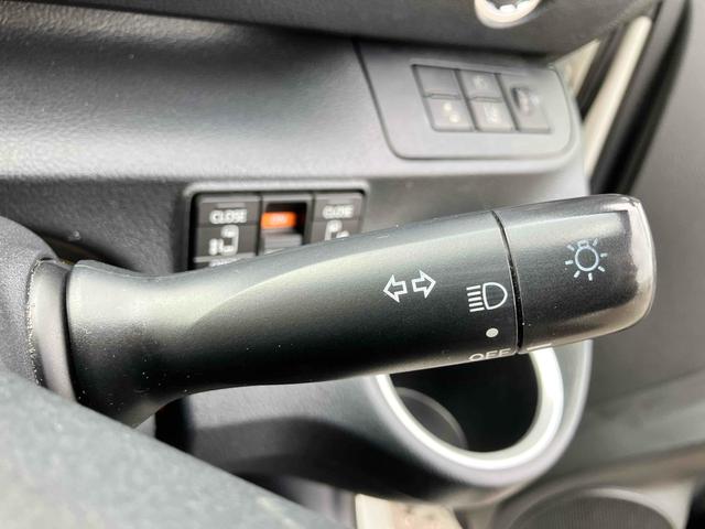 シエンタ ファンベースG ドライブレコーダー バックカメラ ナビ TV クリアランスソナー レーンアシスト 衝突被害軽減システム 両側電動スライドドア オートマチックハイビーム スマートキー アイドリングストップ(46枚目)