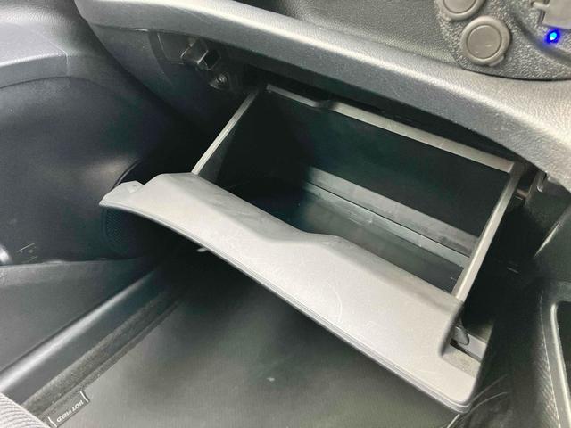 シエンタ ファンベースG ドライブレコーダー バックカメラ ナビ TV クリアランスソナー レーンアシスト 衝突被害軽減システム 両側電動スライドドア オートマチックハイビーム スマートキー アイドリングストップ(61枚目)