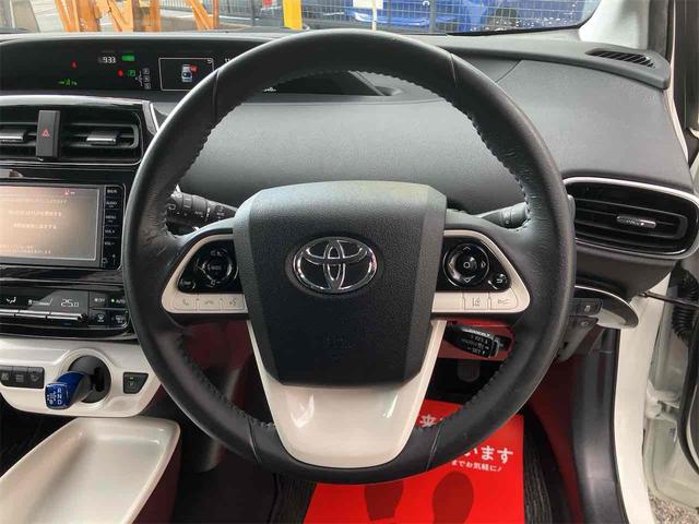 プリウス Ａ　ＥＴＣ　クリアランスソナー　レーンアシスト　オートクルーズコントロール　パークアシスト　衝突被害軽減システム　バックカメラ　ナビ　ＴＶ　アルミホイール　オートマチックハイビーム　オートライト（3枚目）