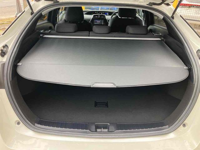 プリウス Ａ　ＥＴＣ　クリアランスソナー　レーンアシスト　オートクルーズコントロール　パークアシスト　衝突被害軽減システム　バックカメラ　ナビ　ＴＶ　アルミホイール　オートマチックハイビーム　オートライト（19枚目）