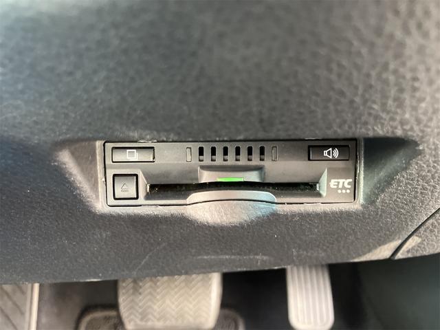 C-HR G TOYOTAセーフティセンス・ 9インチナビ・フルセグTV・走行中TV視聴可能・バックカメラ・シートヒーター・ハーフレザー・スマートキー・プッシュスタート・Fエアロパーツ・ビルトインETC・BMS・LEDヘッドライト・LEDフォグ(7枚目)