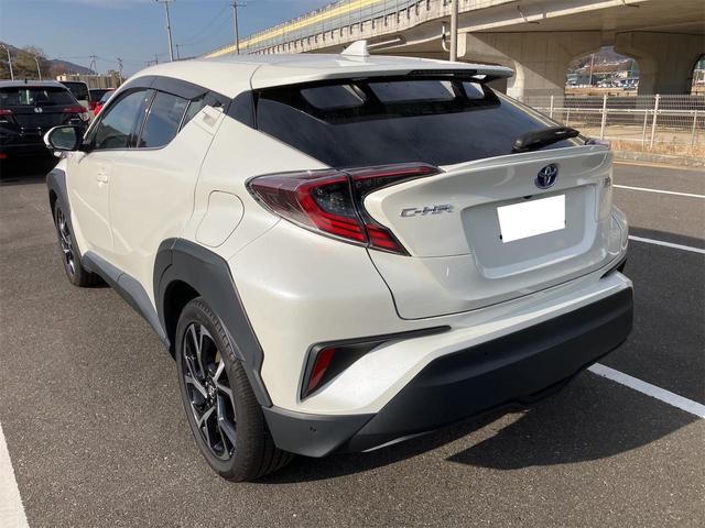 C-HR G TOYOTAセーフティセンス・ 9インチナビ・フルセグTV・走行中TV視聴可能・バックカメラ・シートヒーター・ハーフレザー・スマートキー・プッシュスタート・Fエアロパーツ・ビルトインETC・BMS・LEDヘッドライト・LEDフォグ(15枚目)