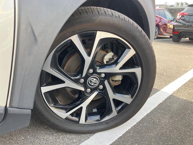 C-HR G TOYOTAセーフティセンス・ 9インチナビ・フルセグTV・走行中TV視聴可能・バックカメラ・シートヒーター・ハーフレザー・スマートキー・プッシュスタート・Fエアロパーツ・ビルトインETC・BMS・LEDヘッドライト・LEDフォグ(20枚目)