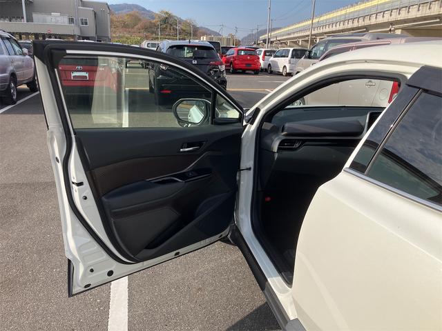 C-HR G TOYOTAセーフティセンス・ 9インチナビ・フルセグTV・走行中TV視聴可能・バックカメラ・シートヒーター・ハーフレザー・スマートキー・プッシュスタート・Fエアロパーツ・ビルトインETC・BMS・LEDヘッドライト・LEDフォグ(25枚目)