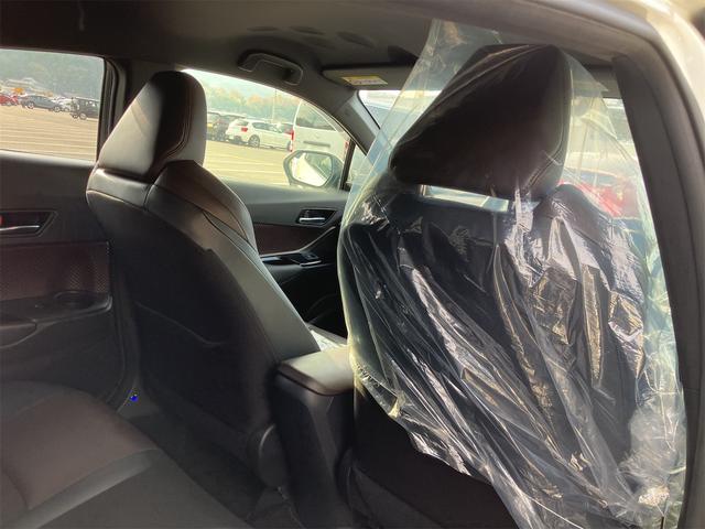 C-HR G TOYOTAセーフティセンス・ 9インチナビ・フルセグTV・走行中TV視聴可能・バックカメラ・シートヒーター・ハーフレザー・スマートキー・プッシュスタート・Fエアロパーツ・ビルトインETC・BMS・LEDヘッドライト・LEDフォグ(30枚目)