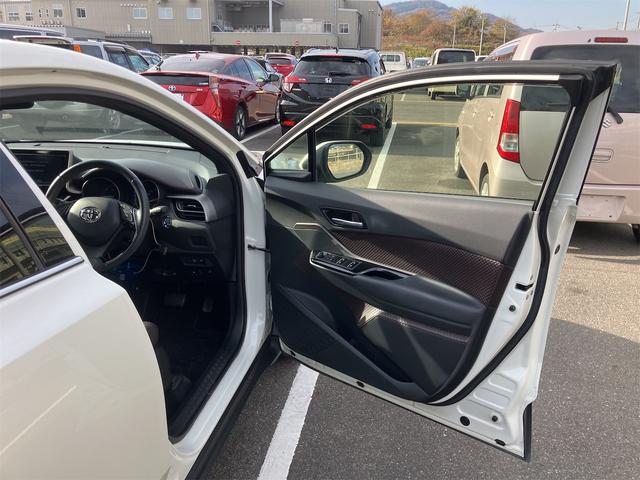 C-HR G TOYOTAセーフティセンス・ 9インチナビ・フルセグTV・走行中TV視聴可能・バックカメラ・シートヒーター・ハーフレザー・スマートキー・プッシュスタート・Fエアロパーツ・ビルトインETC・BMS・LEDヘッドライト・LEDフォグ(31枚目)