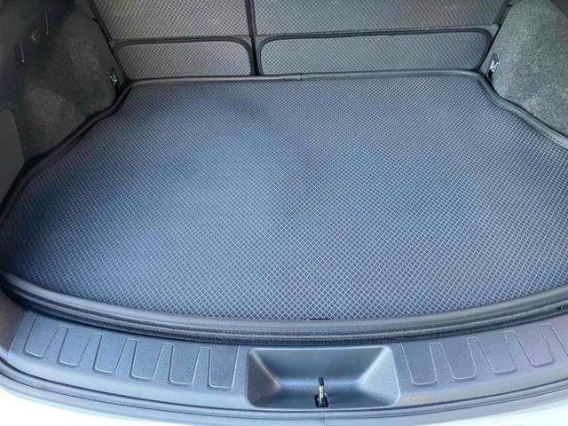 ＵＸ ＵＸ２５０ｈ　Ｆスポーツ　ドライブレコーダー　全周囲カメラ　クリアランスソナー　オートクルーズコントロール　レーンアシスト　パワーシート　衝突被害軽減システム　ナビ　ＴＶ　オートマチックハイビーム　オートライト（21枚目）