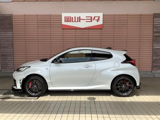 ＧＲヤリス ＲＺ　ハイパフォーマンス　トヨタ認定中古車　４ＷＤ　フルセグ　メモリーナビ　Ｂｌｕｅｔｏｏｔｈ　ミュージックプレイヤー接続可　バックカメラ　衝突被害軽減システム　ＥＴＣ　ドラレコ　ＬＥＤヘッドランプ　ワンオーナー　フルエアロ（2枚目）