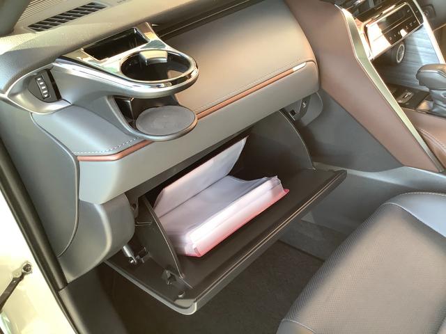 ハリアーハイブリッド Ｚ　レザーパッケージ　トヨタ認定中古車　本革シート　サンルーフ　フルセグ　メモリーナビ　Ｂｌｕｅｔｏｏｔｈ　ミュージックプレイヤー接続可　バックカメラ　衝突被害軽減システム　ＥＴＣ　ドラレコ　ＬＥＤ　ワンオーナー　記録簿（40枚目）