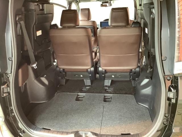 エスクァイア ハイブリッドＧｉ　プレミアムパッケージ　トヨタ認定中古車　フルセグ　メモリーナビ　ＤＶＤ再生　Ｂｌｕｅｔｏｏｔｈ　ミュージックプレイヤー可　後席モニター　バックカメラ　衝突被害軽減システム　ＥＴＣ　両側電動スライド　ＬＥＤ　７人　フルエアロ（31枚目）