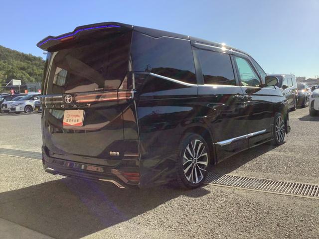 ヴォクシー ハイブリッドＳ－Ｚ　トヨタ認定中古車　フルセグ　メモリーナビ　ＤＶＤ再生　Ｂｌｕｅｔｏｏｔｈ　ミュージックプレイヤー接続　後席モニター　バックカメラ　衝突被害軽減システム　ＥＴＣ　ドラレコ　両側電動スライド　ＬＥＤ　７人（24枚目）