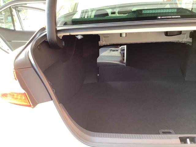 カムリ WSレザーパッケージ トヨタ認定中古車 本革シート 4WD フルセグ メモリーナビ Bluetooth接続 ミュージックプレイヤー接続可 バックカメラ 衝突被害軽減システム ETC ドラレコ LEDヘッドランプ 記録簿(30枚目)