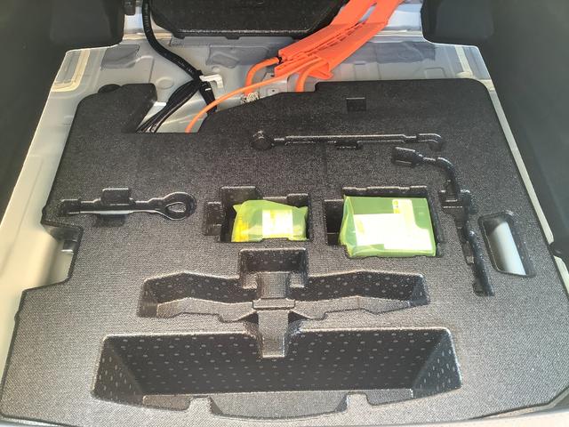 カムリ WSレザーパッケージ トヨタ認定中古車 本革シート 4WD フルセグ メモリーナビ Bluetooth接続 ミュージックプレイヤー接続可 バックカメラ 衝突被害軽減システム ETC ドラレコ LEDヘッドランプ 記録簿(32枚目)