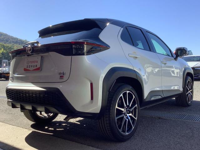 ヤリスクロス ハイブリッド　ＧＲスポーツ　トヨタ認定中古車　フルセグ　メモリーナビ　Ｂｌｕｅｔｏｏｔｈ接続　ＵＳＢ　ミュージックプレイヤー接続可　バックカメラ　衝突被害軽減システム　ＥＴＣ　前後ドラレコ　ＬＥＤヘッドランプ　ワンオーナー（24枚目）