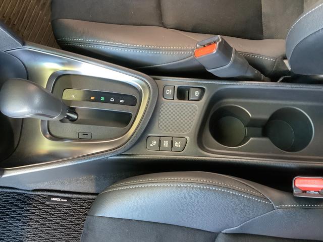 ヤリスクロス ハイブリッド　ＧＲスポーツ　トヨタ認定中古車　フルセグ　メモリーナビ　Ｂｌｕｅｔｏｏｔｈ接続　ＵＳＢ　ミュージックプレイヤー接続可　バックカメラ　衝突被害軽減システム　ＥＴＣ　前後ドラレコ　ＬＥＤヘッドランプ　ワンオーナー（39枚目）