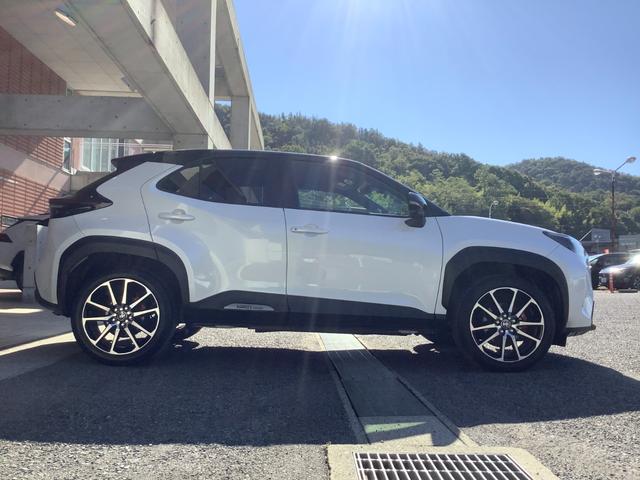 ヤリスクロス ハイブリッド　ＧＲスポーツ　トヨタ認定中古車　フルセグ　メモリーナビ　Ｂｌｕｅｔｏｏｔｈ接続　ＵＳＢ　ミュージックプレイヤー接続可　バックカメラ　衝突被害軽減システム　ＥＴＣ　前後ドラレコ　ＬＥＤヘッドランプ　ワンオーナー（51枚目）