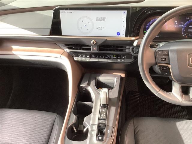 クラウンクロスオーバー Ｇ　Ａｄｖ．Ｌ　革シート　４ＷＤ　フルセグ　メモリーナビ　ミュージックプレイヤー接続可　バックカメラ　衝突被害軽減システム　ＥＴＣ　ドラレコ　ＬＥＤヘッドランプ　ワンオーナー　フルエアロ　記録簿（9枚目）