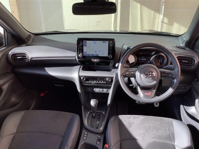 ヤリスクロス ハイブリッド　ＧＲスポーツ　トヨタ認定中古車　フルセグ　メモリーナビ　Ｂｌｕｅｔｏｏｔｈ接続　ミュージックプレイヤー接続可　バックカメラ　衝突被害軽減システム　ＥＴＣ　ＬＥＤヘッドランプ　寒冷地仕様　ワンオーナー　記録簿（5枚目）