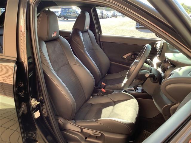 ヤリスクロス ハイブリッド　ＧＲスポーツ　トヨタ認定中古車　フルセグ　メモリーナビ　Ｂｌｕｅｔｏｏｔｈ接続　ミュージックプレイヤー接続可　バックカメラ　衝突被害軽減システム　ＥＴＣ　ＬＥＤヘッドランプ　寒冷地仕様　ワンオーナー　記録簿（6枚目）