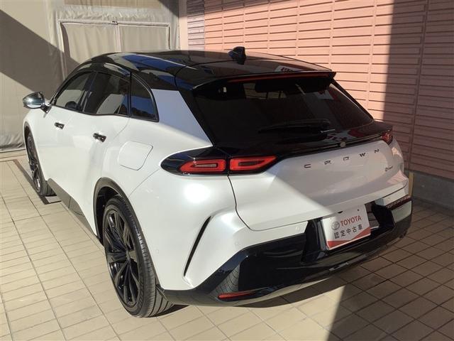 クラウンスポーツ Ｚ　トヨタ認定中古車　本革シート　４ＷＤ　フルセグ　メモリーナビ　Ｂｌｕｅｔｏｏｔｈ接続　ミュージックプレイヤー接続　バックカメラ　衝突被害軽減システム　ＥＴＣ　ドラレコ　ＬＥＤヘッドランプ　ワンオーナー（3枚目）