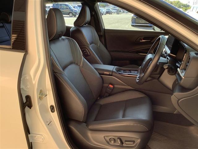 クラウンスポーツ Ｚ　トヨタ認定中古車　本革シート　４ＷＤ　フルセグ　メモリーナビ　Ｂｌｕｅｔｏｏｔｈ接続　ミュージックプレイヤー接続　バックカメラ　衝突被害軽減システム　ＥＴＣ　ドラレコ　ＬＥＤヘッドランプ　ワンオーナー（6枚目）