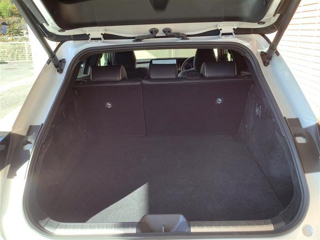 クラウンスポーツ Ｚ　トヨタ認定中古車　本革シート　４ＷＤ　フルセグ　メモリーナビ　Ｂｌｕｅｔｏｏｔｈ接続　ミュージックプレイヤー接続　バックカメラ　衝突被害軽減システム　ＥＴＣ　ドラレコ　ＬＥＤヘッドランプ　ワンオーナー（8枚目）