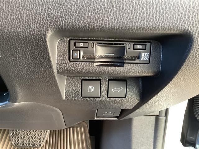 クラウンスポーツ Ｚ　トヨタ認定中古車　本革シート　４ＷＤ　フルセグ　メモリーナビ　Ｂｌｕｅｔｏｏｔｈ接続　ミュージックプレイヤー接続　バックカメラ　衝突被害軽減システム　ＥＴＣ　ドラレコ　ＬＥＤヘッドランプ　ワンオーナー（15枚目）