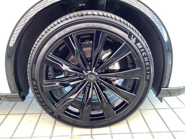 クラウンスポーツ Ｚ　トヨタ認定中古車　本革シート　４ＷＤ　フルセグ　メモリーナビ　Ｂｌｕｅｔｏｏｔｈ接続　ミュージックプレイヤー接続　バックカメラ　衝突被害軽減システム　ＥＴＣ　ドラレコ　ＬＥＤヘッドランプ　ワンオーナー（28枚目）