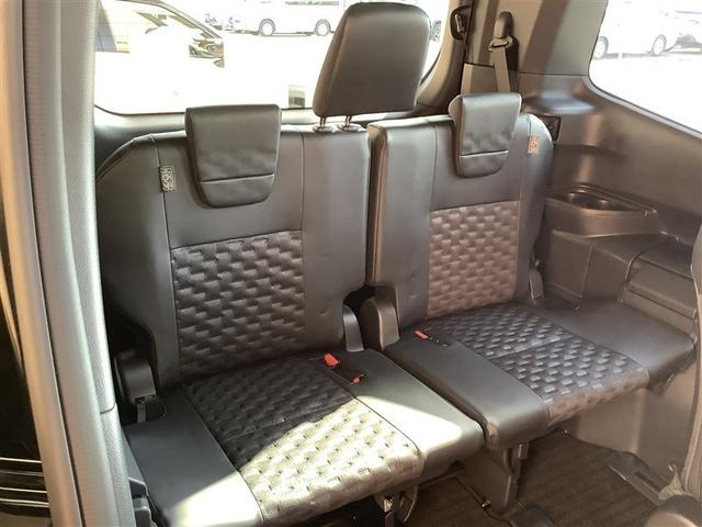 ヴォクシー S-Z トヨタ認定中古車 ディスプレイオーディオ 4WD Bluetooth ミュージックプレイヤー接続 バックカメラ 衝突被害軽減システム ETC 両側電動スライド LED 7人 3列 ワンオーナー 記録簿(8枚目)