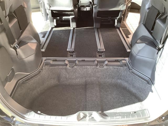 ヴォクシー S-Z トヨタ認定中古車 ディスプレイオーディオ 4WD Bluetooth ミュージックプレイヤー接続 バックカメラ 衝突被害軽減システム ETC 両側電動スライド LED 7人 3列 ワンオーナー 記録簿(32枚目)