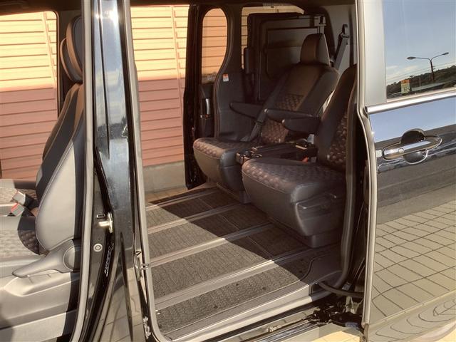 ヴォクシー S-Z トヨタ認定中古車 ディスプレイオーディオ 4WD Bluetooth ミュージックプレイヤー接続 バックカメラ 衝突被害軽減システム ETC 両側電動スライド LED 7人 3列 ワンオーナー 記録簿(35枚目)