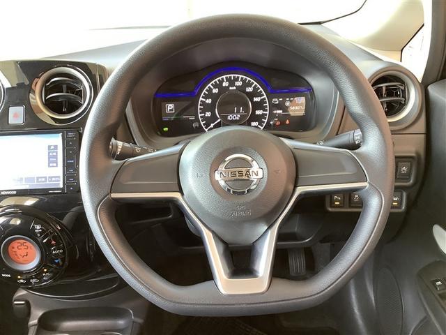 ノート ｅ－パワー　Ｘ　ワンセグ　メモリーナビ　ＵＳＢ端子　ミュージックプレイヤー接続可　バックカメラ　衝突被害軽減システム　ＥＴＣ　スマートキー（4枚目）