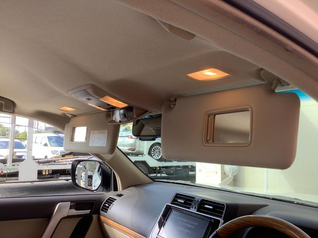 ランドクルーザープラド TX Lパッケージ トヨタ認定中古車 本革シート 4WD フルセグ メモリーナビ DVD再生 Bluetooth ミュージックプレイヤー可 バックカメラ 衝突被害軽減システム ETC ドラレコ LED 7人 ワンオーナー(53枚目)