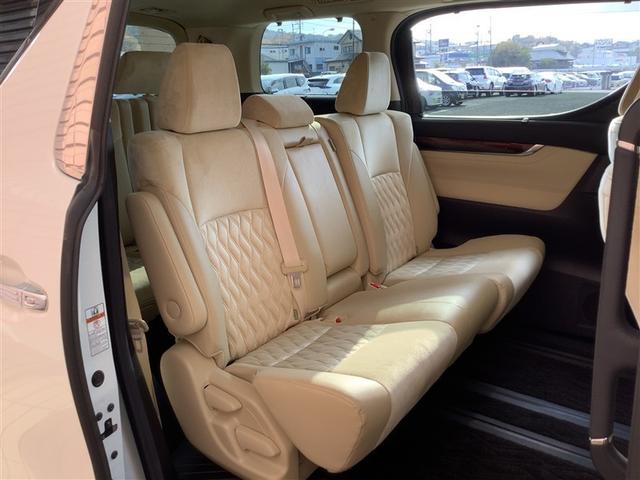 アルファード 2.5G トヨタ認定中古車 フルセグ メモリーナビ DVD再生 Bluetooth ミュージックプレイヤー接続可 後席モニター バックカメラ 衝突被害軽減システム ETC 両側電動スライド LED 8人 3列(7枚目)