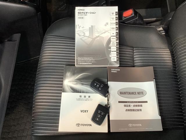 ヴォクシー ＺＳ　トヨタ認定中古車　フルセグ　メモリーナビ　ＤＶＤ再生　Ｂｌｕｅｔｏｏｔｈ　ミュージックプレイヤー接続　後席モニター　バックカメラ　衝突被害軽減システム　ＥＴＣ　ドラレコ　両側電動スライド　ＬＥＤ　７人（18枚目）