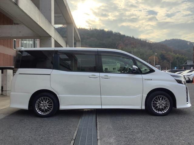 ヴォクシー ＺＳ　トヨタ認定中古車　フルセグ　メモリーナビ　ＤＶＤ再生　Ｂｌｕｅｔｏｏｔｈ　ミュージックプレイヤー接続　後席モニター　バックカメラ　衝突被害軽減システム　ＥＴＣ　ドラレコ　両側電動スライド　ＬＥＤ　７人（50枚目）