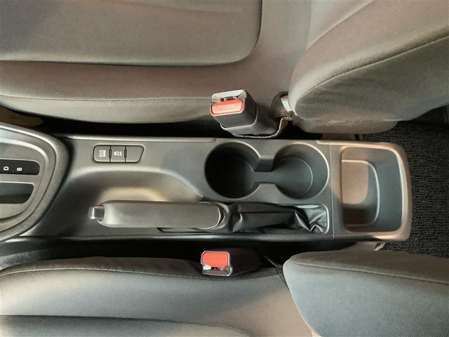 ヤリス Ｘ　トヨタ認定中古車　メモリーナビ　Ｂｌｕｅｔｏｏｔｈ接続　ＵＳＢ端子　ミュージックプレイヤー接続可　バックカメラ　衝突被害軽減システム　ＥＴＣ　ドラレコ　記録簿（34枚目）