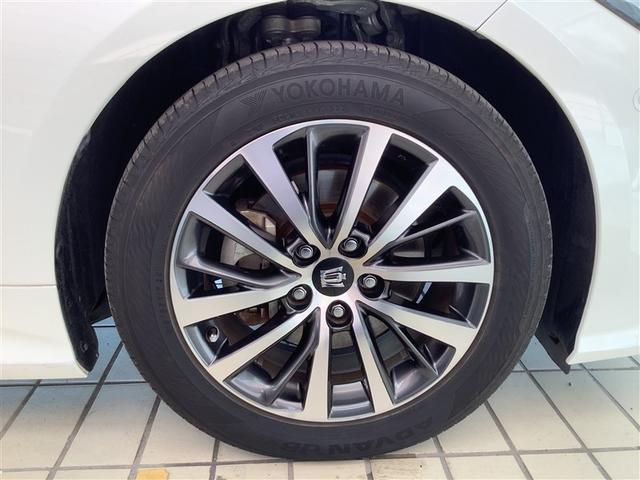 クラウンハイブリッド G トヨタ認定中古車 サンルーフ フルセグ メモリーナビ DVD再生 Bluetooth ミュージックプレイヤー接続可 バックカメラ 衝突被害軽減システム ETC ドラレコ LED ワンオーナー 記録簿(28枚目)