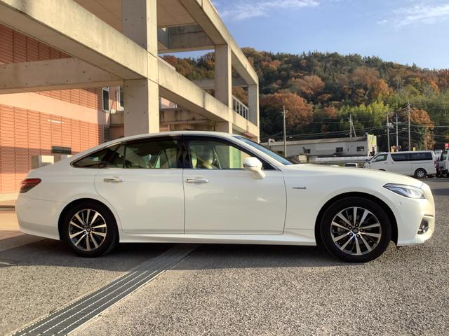 クラウンハイブリッド G トヨタ認定中古車 サンルーフ フルセグ メモリーナビ DVD再生 Bluetooth ミュージックプレイヤー接続可 バックカメラ 衝突被害軽減システム ETC ドラレコ LED ワンオーナー 記録簿(50枚目)
