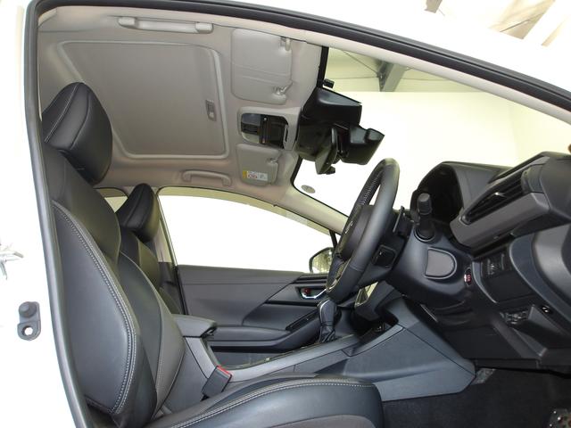 クロストレック リミテッド　ＡＷＤ　サンルーフ　ブラック／グレー本革シート（17枚目）