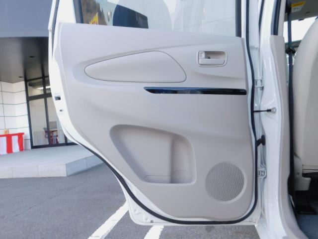 E 輸入車ディーラー下取 禁煙車 キーレスエントリー ドアバイザー ベンチシート 運転席シートヒーター 社外品メモリーナビ 地デジ DVD ブルートゥース USB 電動格納リモコンドアミラー ETC(73枚目)