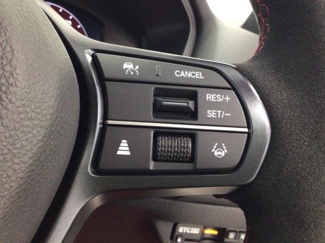 シビック タイプＲ　ＬＥＤ・ホンダＣＯＮＮＥＣＴ・メモリナビ・バックカメラ・ＵＳＢポート・ＥＴＣ　アイドリングストップ　ＴＶナビ　ＥＴＣ車載器　フルセグテレビ　ＬＥＤランプ　Ｒカメラ　カーテンエアバック　キーフリ　ＥＳＣ（5枚目）