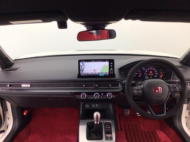 シビック タイプＲ　ＬＥＤ・ホンダＣＯＮＮＥＣＴ・メモリナビ・バックカメラ・ＵＳＢポート・ＥＴＣ　アイドリングストップ　ＴＶナビ　ＥＴＣ車載器　フルセグテレビ　ＬＥＤランプ　Ｒカメラ　カーテンエアバック　キーフリ　ＥＳＣ（16枚目）