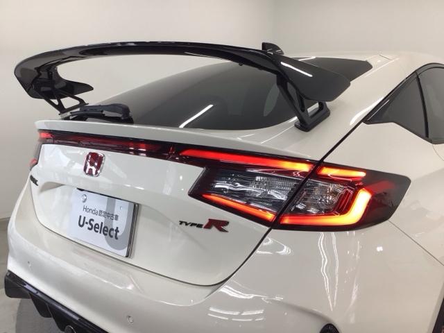 シビック タイプＲ　ＬＥＤ・ホンダＣＯＮＮＥＣＴ・メモリナビ・バックカメラ・ＵＳＢポート・ＥＴＣ　アイドリングストップ　ＴＶナビ　ＥＴＣ車載器　フルセグテレビ　ＬＥＤランプ　Ｒカメラ　カーテンエアバック　キーフリ　ＥＳＣ（25枚目）